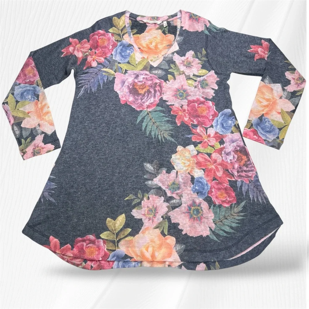Soft Surroundings Floral Print Tunic Top V Neck Long Sleeve Gray Medium size - Picture 4 of 10